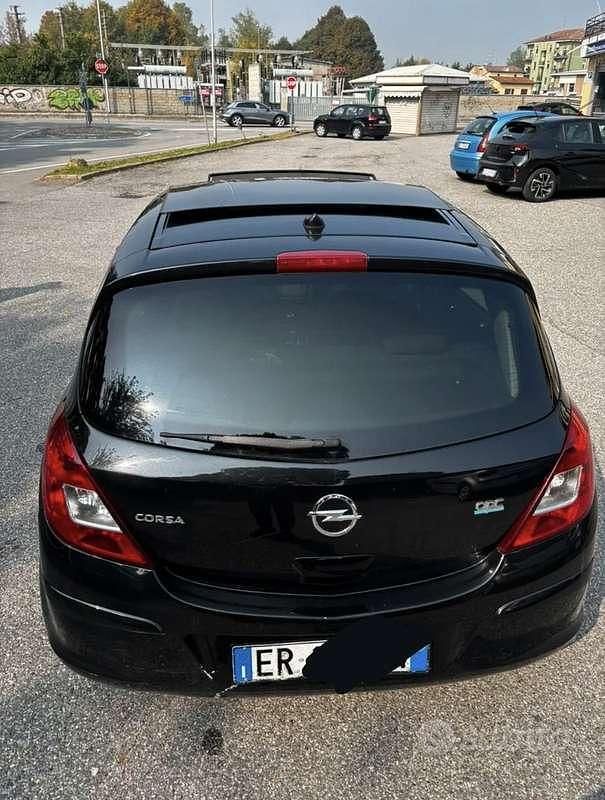 Usata Opel Corsa 86 CV (63 kW) 2013 Nero Berlina