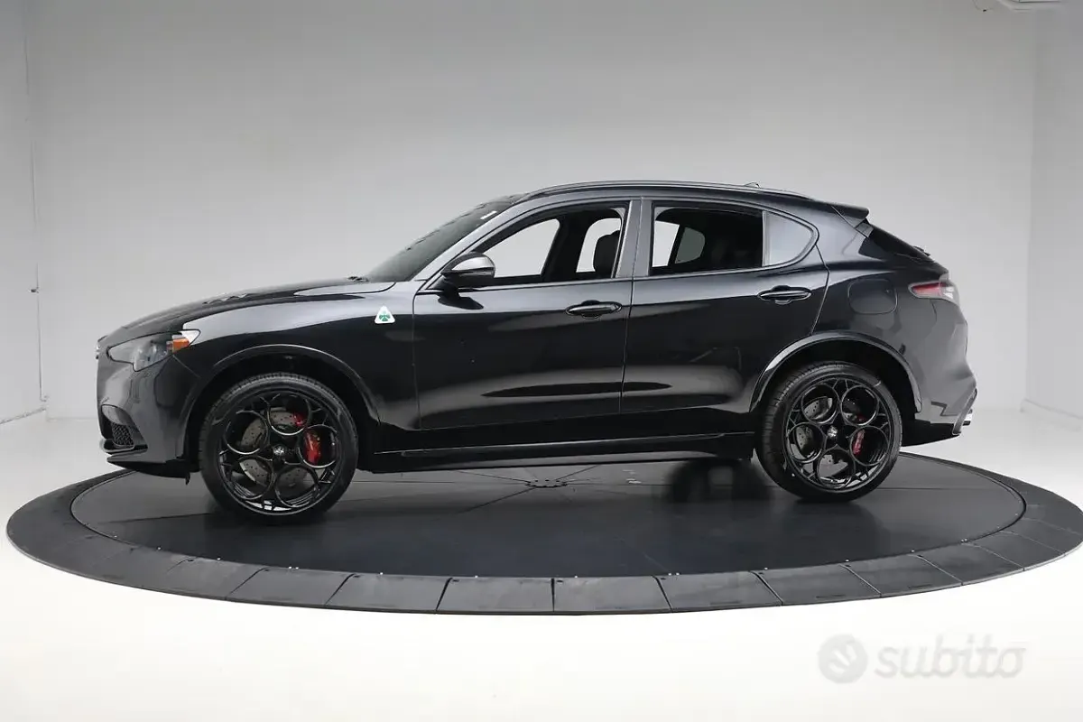 Nuova Alfa Romeo Stelvio Quadrifoglio 510 CV (375 kW) 2026 Nero SUV
