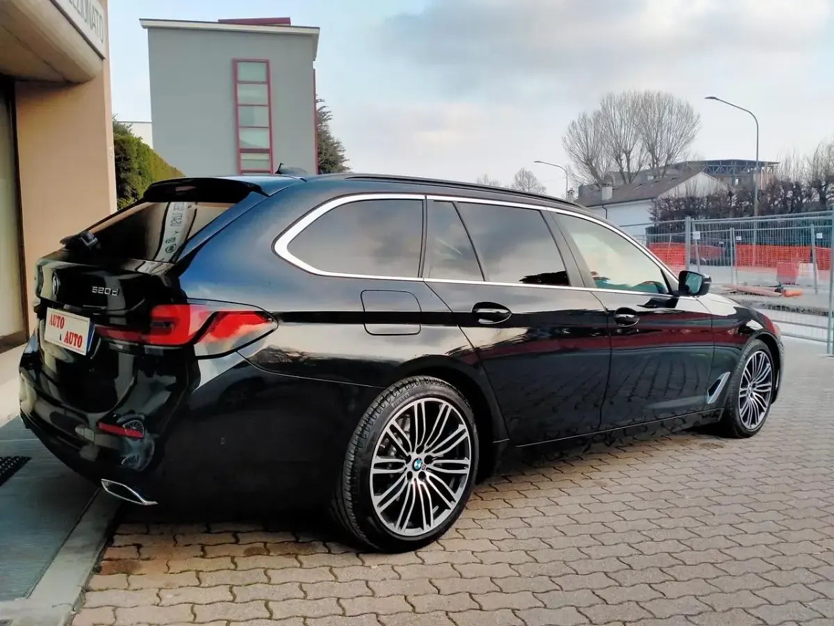 Usata BMW 520 M Sport 190 CV (139 kW) 2022 Nero Berlina