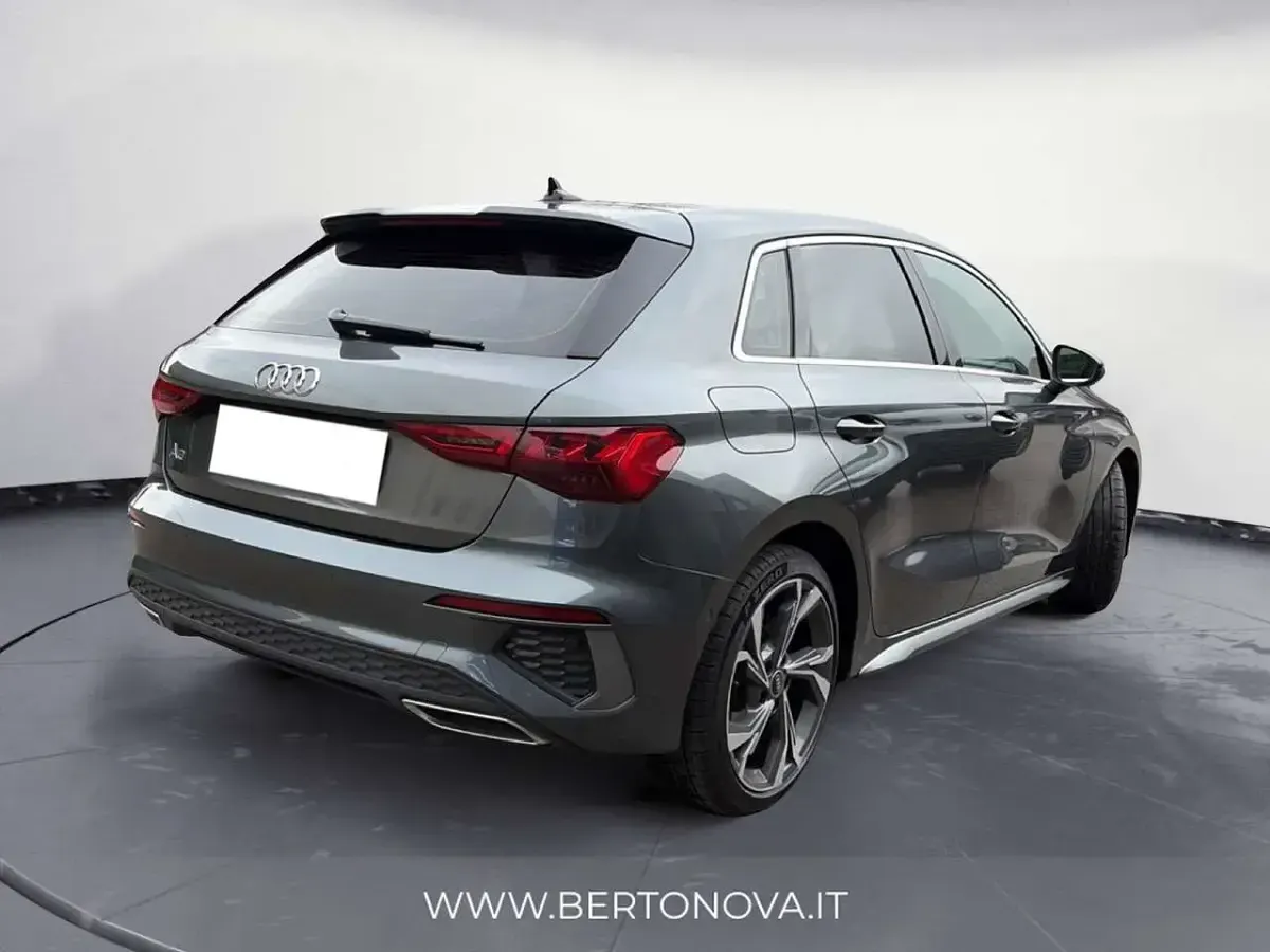 Usata Audi A3 S-Line 116 CV (85 kW) 2023 Grigio Berlina