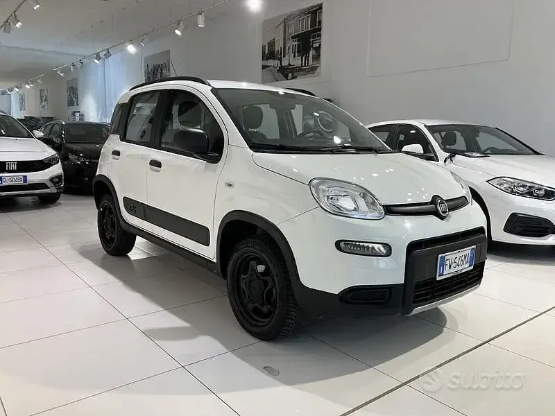 Usata Fiat Panda 4x4 S 86 CV (63 kW) 2019 Bianco Utilitaria