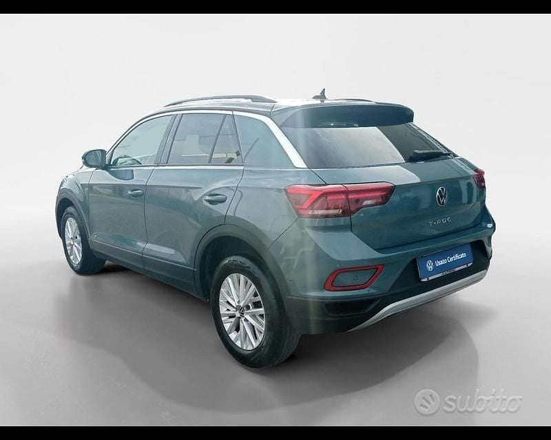 Usata VW T-Roc Life 110 CV (80 kW) 2023 Blu SUV