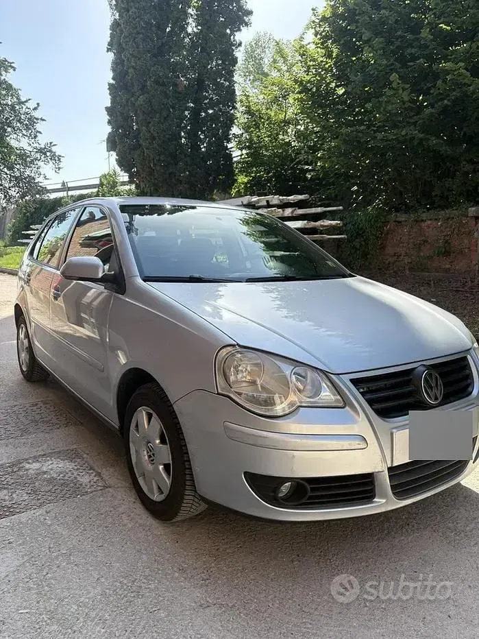Usata VW Polo 69 CV (50 kW) 2005 Grigio Utilitaria