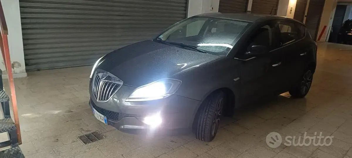 Usata Lancia Delta 120 CV (88 kW) 2009 Grigio Utilitaria