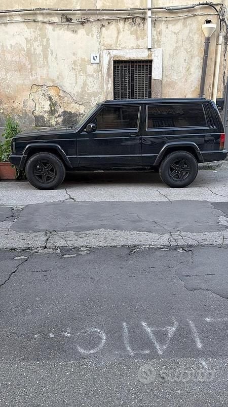 Usata Jeep Cherokee 116 CV (85 kW) 1998 Nero SUV