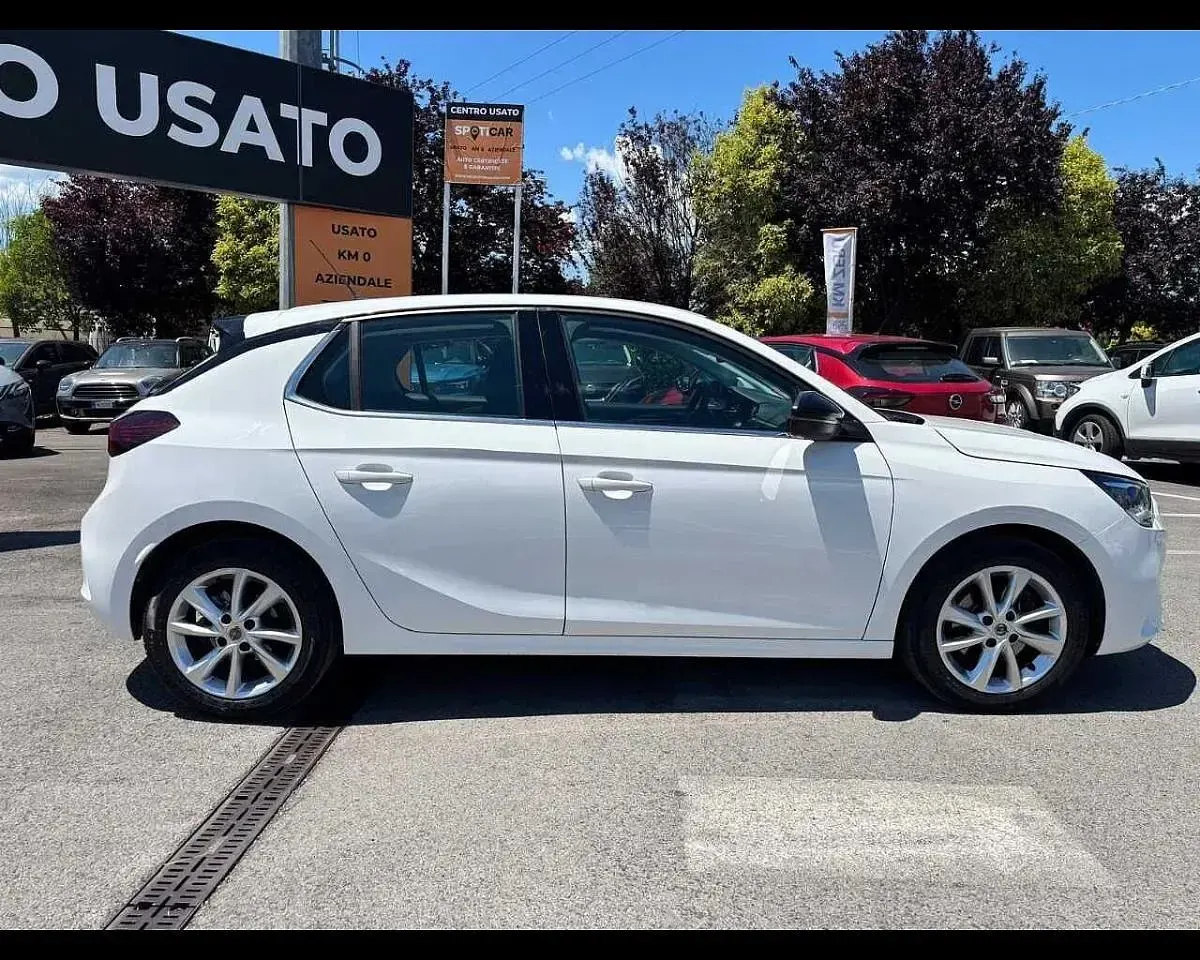 Usata Opel Corsa Elegance 101 CV (74 kW) 2023 Bianco Utilitaria