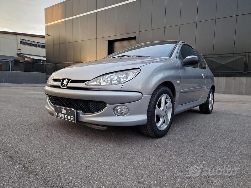 Usata Peugeot 206 88 CV (64 kW) 2004 Grigio Berlina