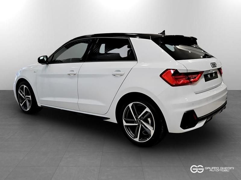 Usata Audi A1 Sportback Black Edition 116 CV (85 kW) 2025 Bianco / tetto nero Utilitaria
