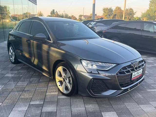 Usata Audi A3 S-Line 150 CV (110 kW) 2024 Grigio scuro Berlina