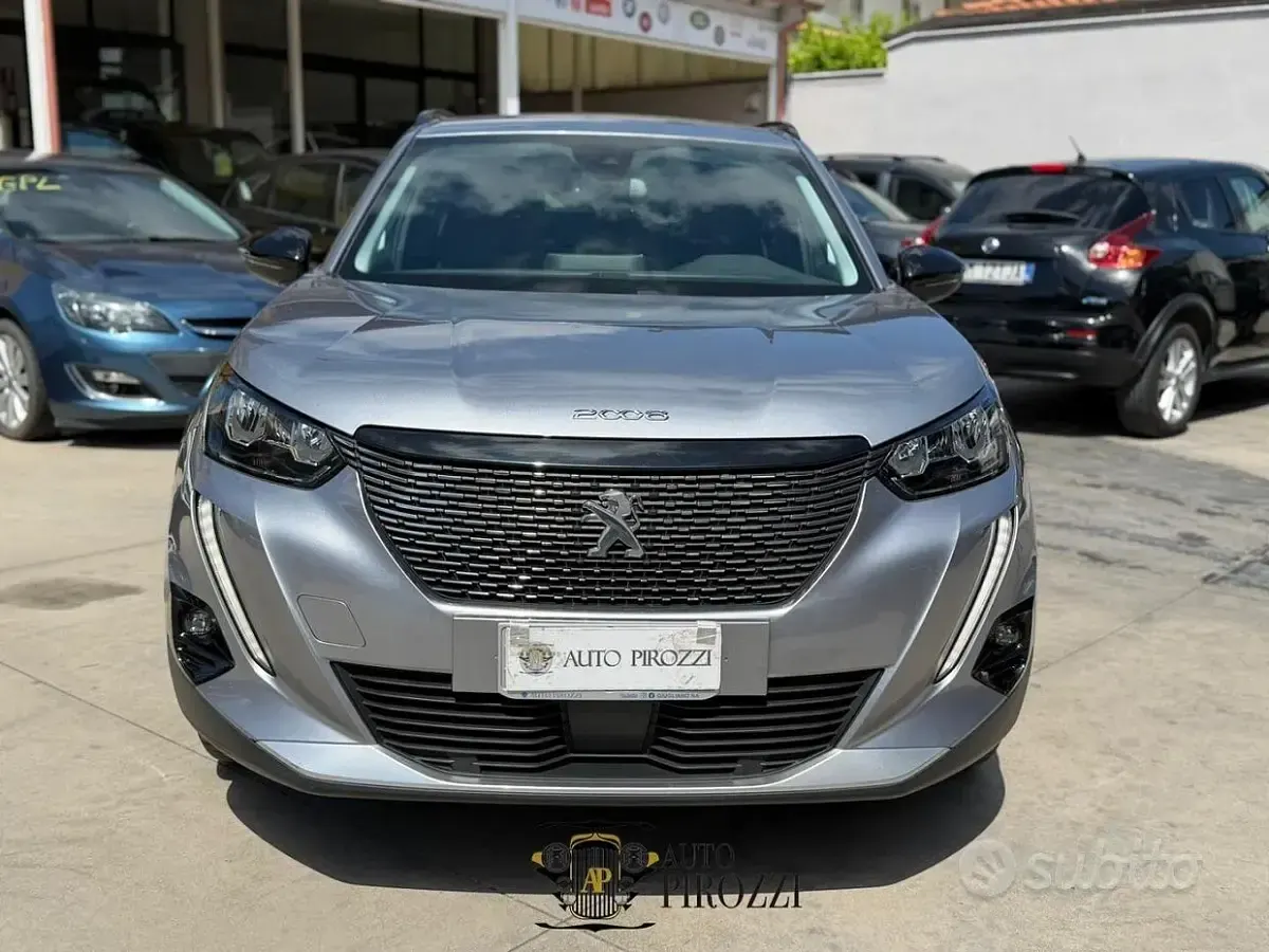 Usata Peugeot 2008 Allure 130 CV (95 kW) 2022 Grigio SUV