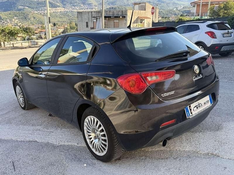Gebraucht Alfa Romeo Giulietta Distinctive 105 PS (77 kW) 2012 Schwarz Kleinwagen
