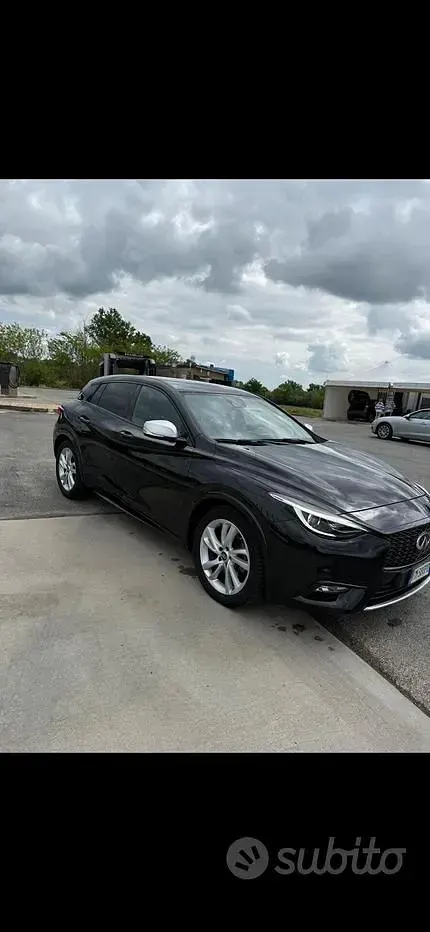 Usata Infiniti Q30 Premium 109 CV (80 kW) 2017 Nero Berlina
