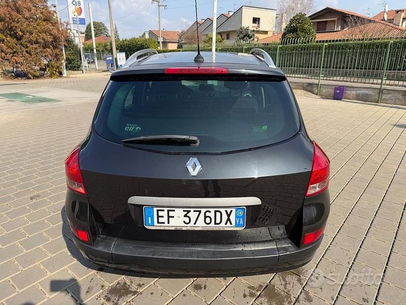 Usata Renault Clio GrandTour Dynamique 74 CV (54 kW) 2010 Nero Station wagon