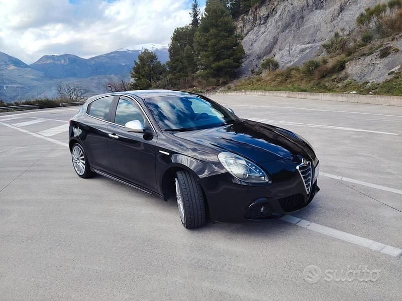 Usata Alfa Romeo Giulietta Distinctive 140 CV (102 kW) 2011 Nero Utilitaria