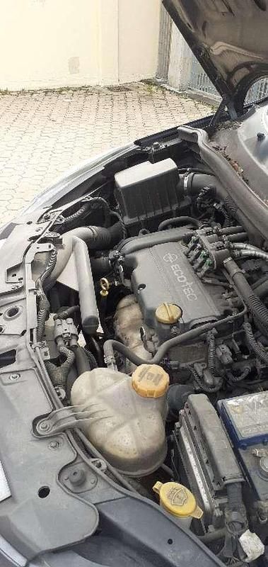 Usata Opel Corsa Cosmo 80 CV (58 kW) 2009 Grigio Utilitaria