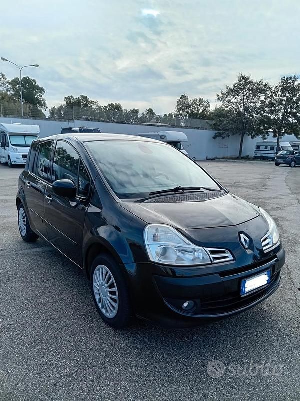 Usata Renault Modus 90 CV (66 kW) 2011 Nero Monovolume