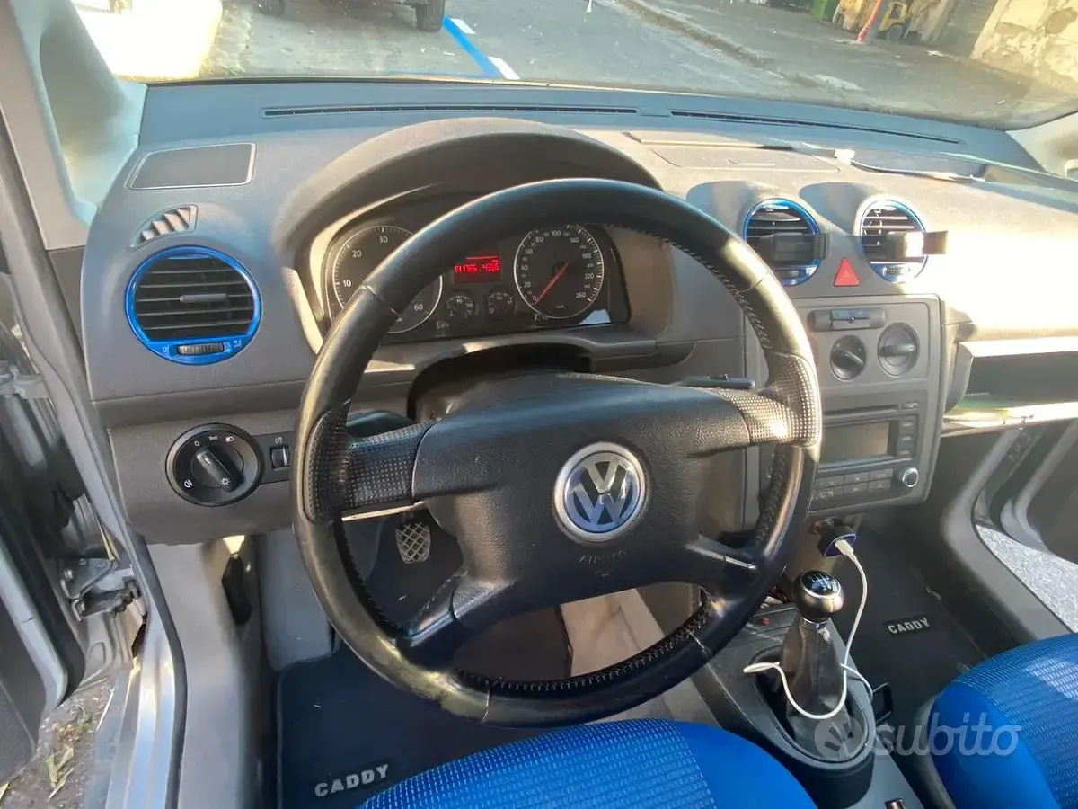 Usata VW Caddy Life 75 CV (55 kW) 2005 Grigio Monovolume