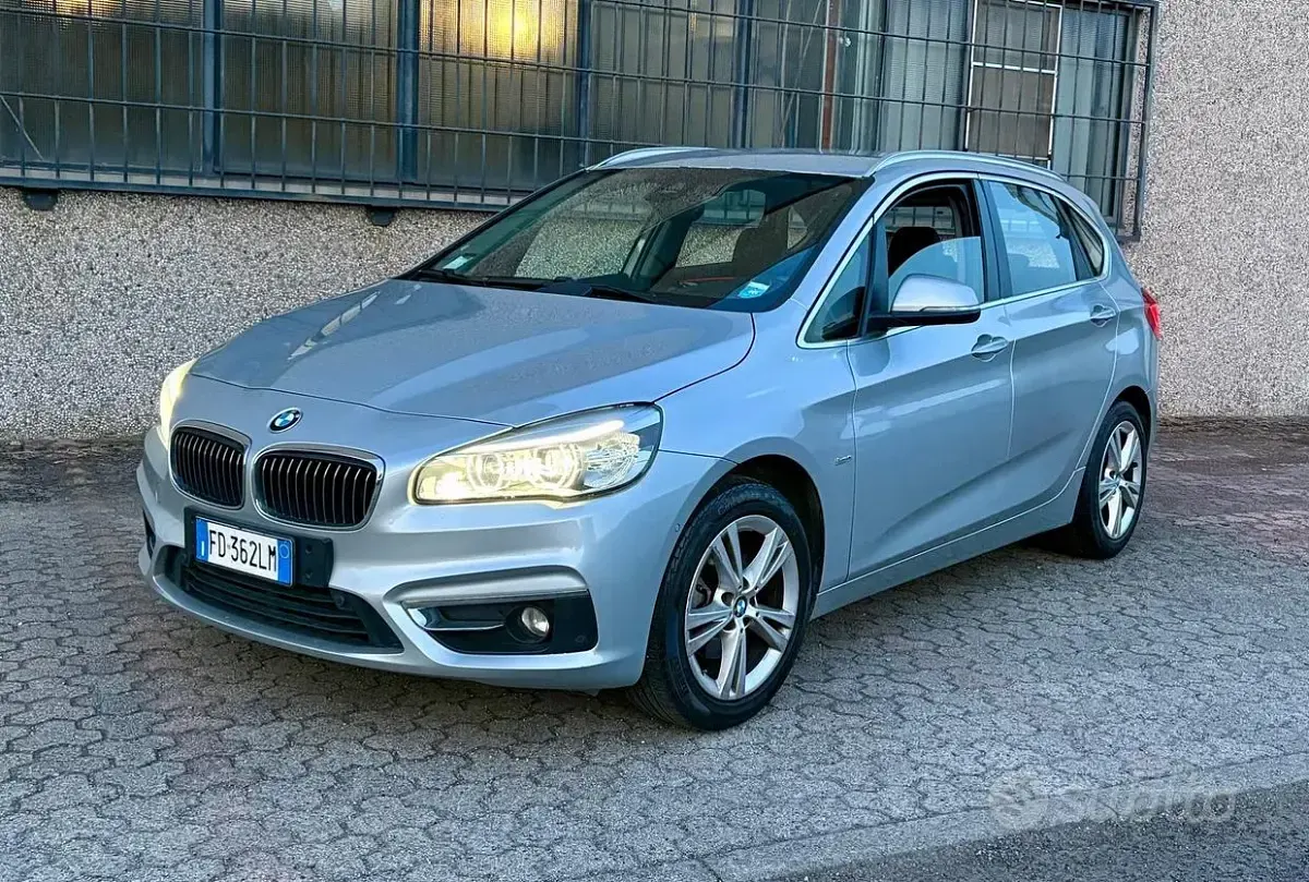 Usata BMW 216 Active Tourer Luxury Line 116 CV (85 kW) 2016 Grigio Monovolume