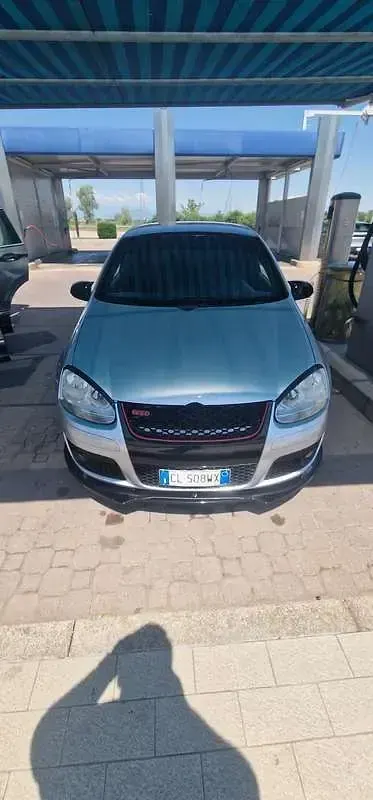 Usata VW Golf IV Sportline 140 CV (102 kW) 2005 Berlina