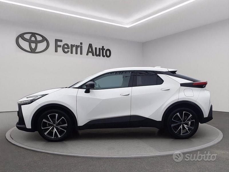 Usata Toyota C-HR Trend 197 CV (144 kW) 2024 Super white SUV