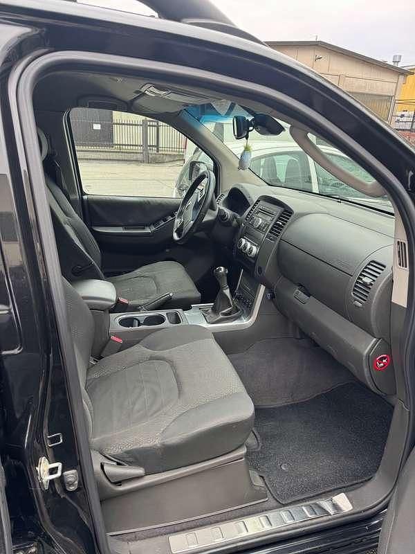 Usata Nissan Navara 190 CV (139 kW) 2011 Nero Pick-up