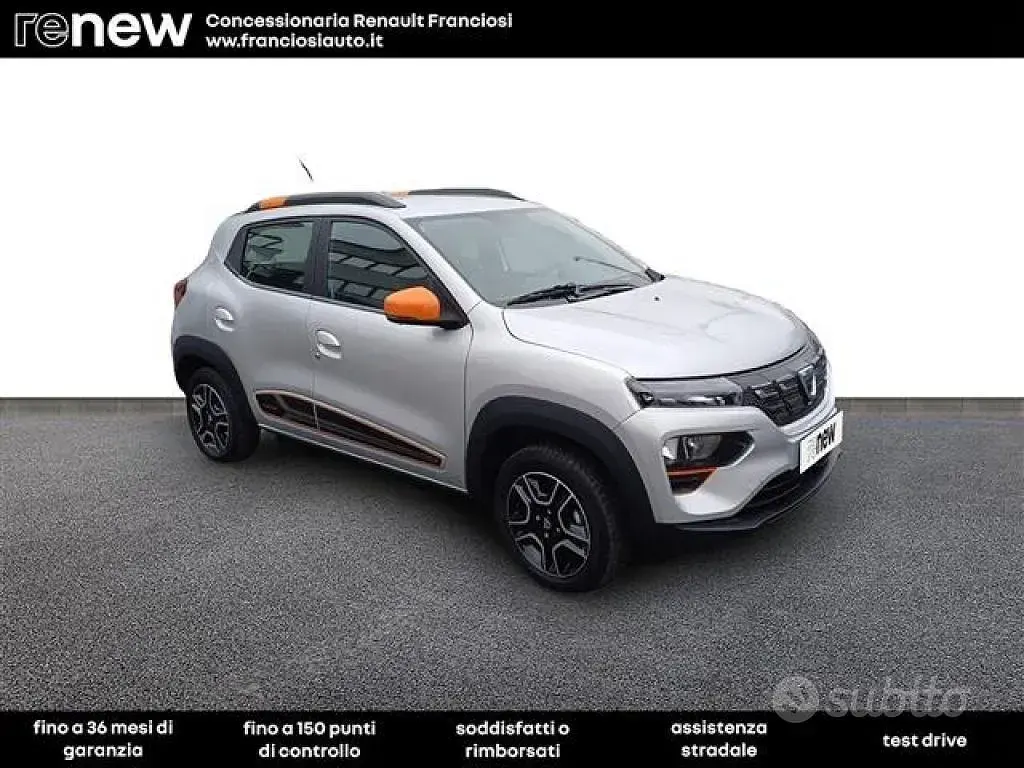 Usata Dacia Spring Comfort 33 kW (45 CV) 2022 Grigio chiaro Utilitaria