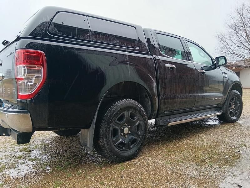 Usata Ford Ranger Limited 200 CV (147 kW) 2019 Nero Pick-up