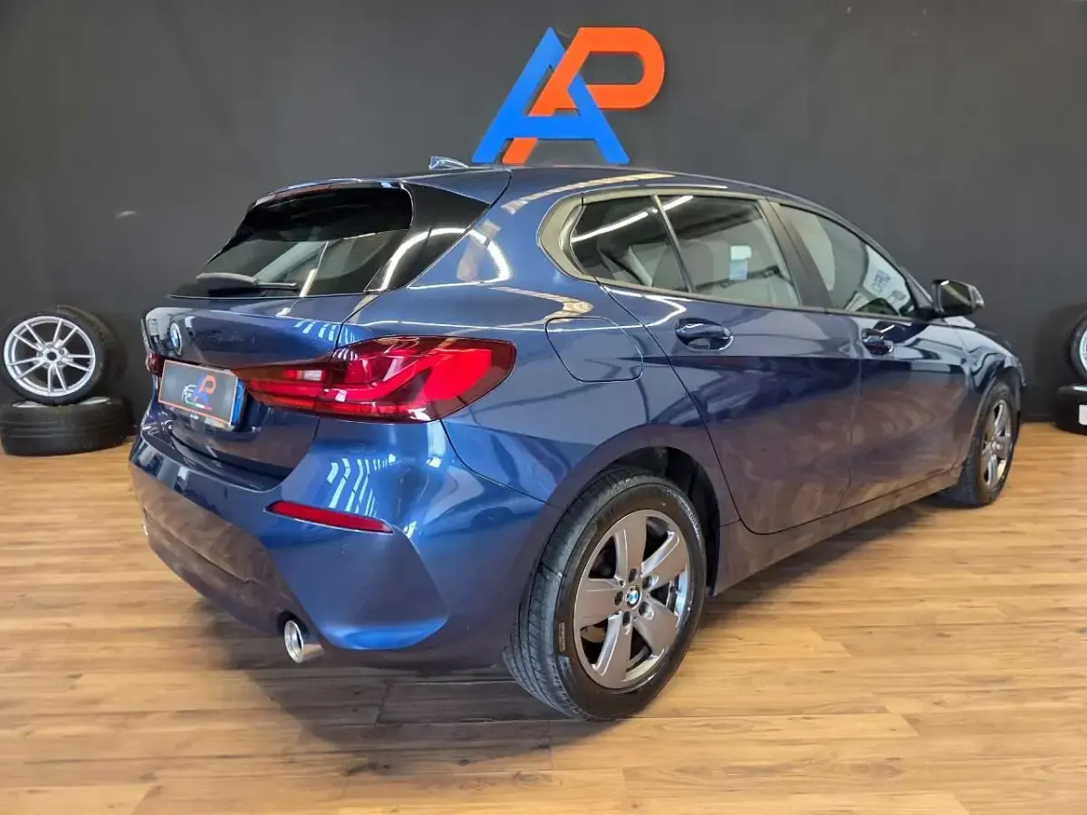 Usata BMW 118 Luxury Line 150 CV (110 kW) 2020 Blu/azzurro Berlina