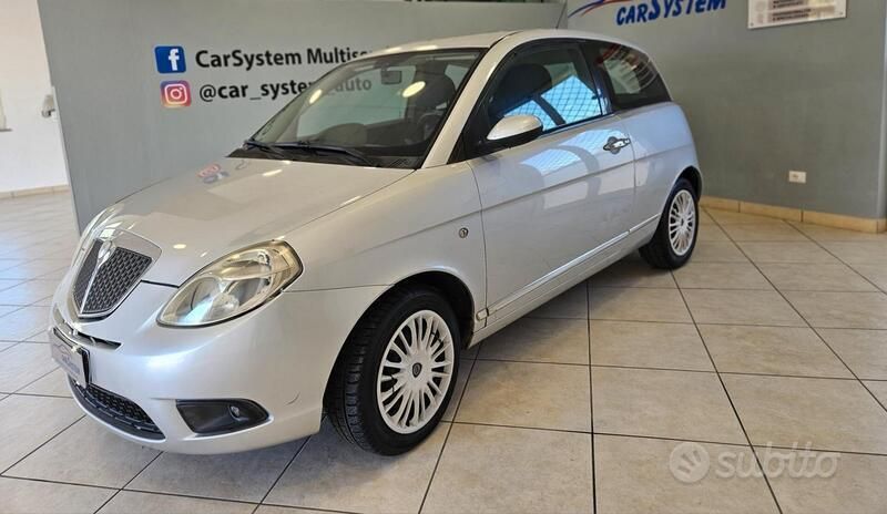 Usata Lancia Ypsilon 60 CV (44 kW) 2007 Grigio Utilitaria