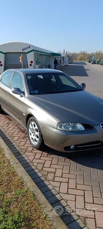 Usata Alfa Romeo 166 150 CV (110 kW) 2004 Grigio Berlina