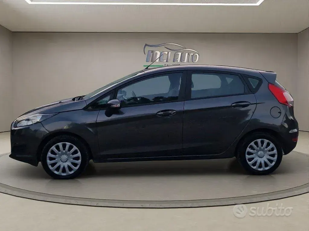 Usata Ford Fiesta Titanium 75 CV (55 kW) 2017 Grigio Utilitaria