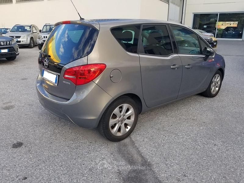 Usata Opel Meriva Cosmo 95 CV (69 kW) 2012 Grigio Monovolume