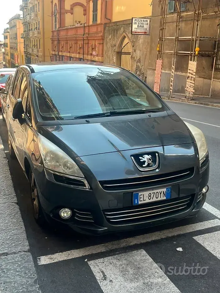 Occasion Peugeot 5008 112 ch (82 kW) 2012 Gris Monospace