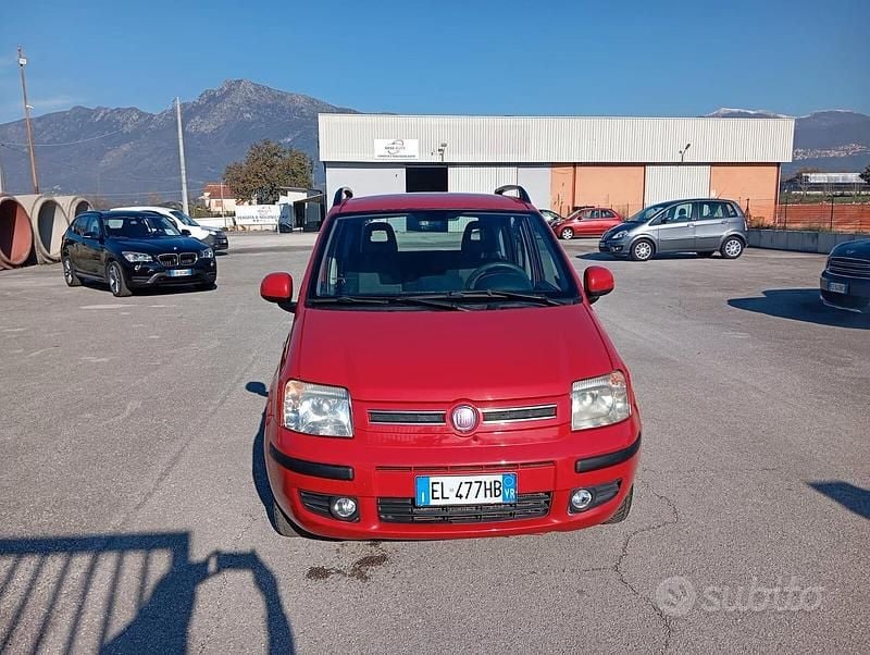Usata Fiat Panda Lounge 75 CV (55 kW) 2012 Rosso Berlina
