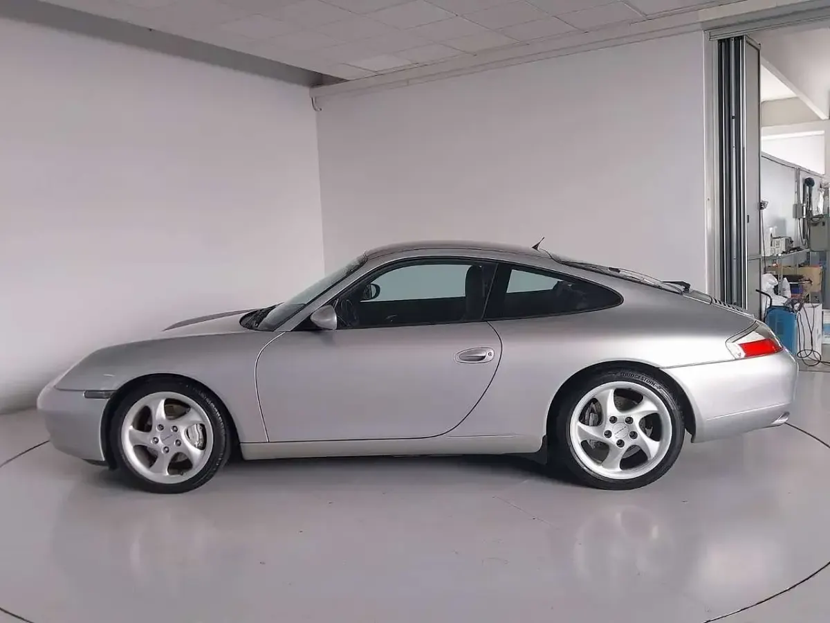Usata Porsche 911 Carrera 4 300 CV (220 kW) 2000 Argento met. Coupé