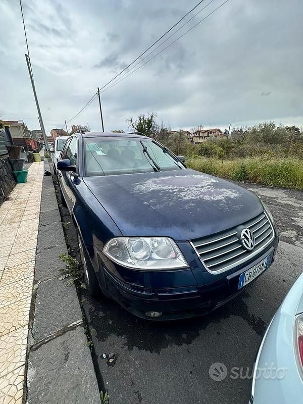 Usata VW Passat 130 CV (95 kW) 2002 Blu Station wagon