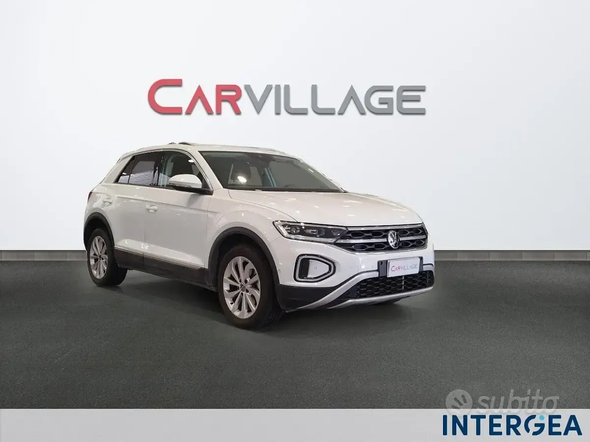 Usata VW T-Roc Life 116 CV (85 kW) 2022 Bianco SUV