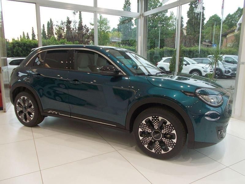 Nuova Fiat 600 La Prima 110 CV (80 kW) 2026 Verde SUV