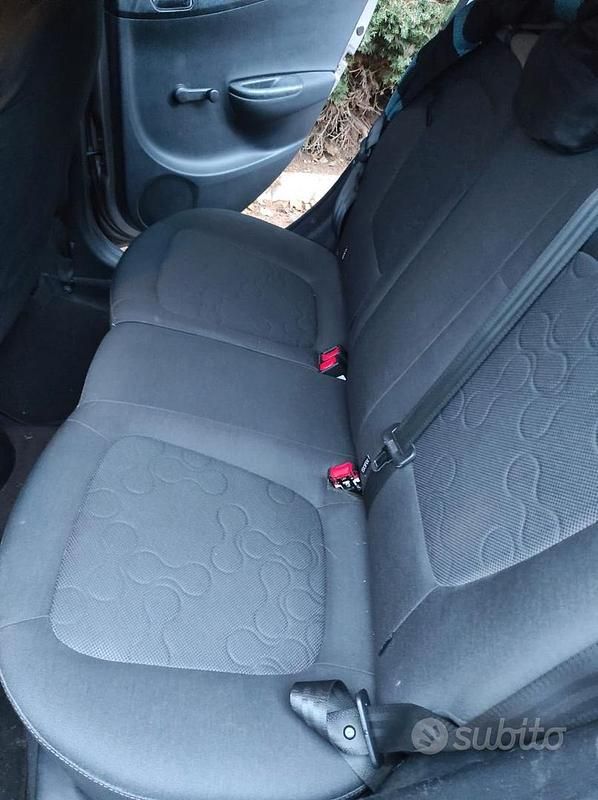 Usata Hyundai i20 Comfort 78 CV (57 kW) 2012 Grigio Utilitaria