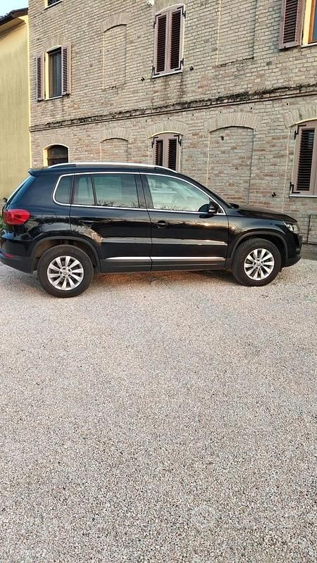 Usata VW Tiguan 140 CV (102 kW) 2012 Nero SUV