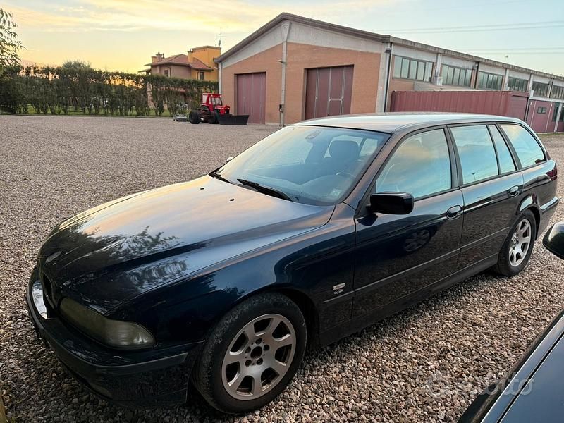 Blu Usata 2000 BMW 530 Station wagon | 1750 € - Immagine 1/4