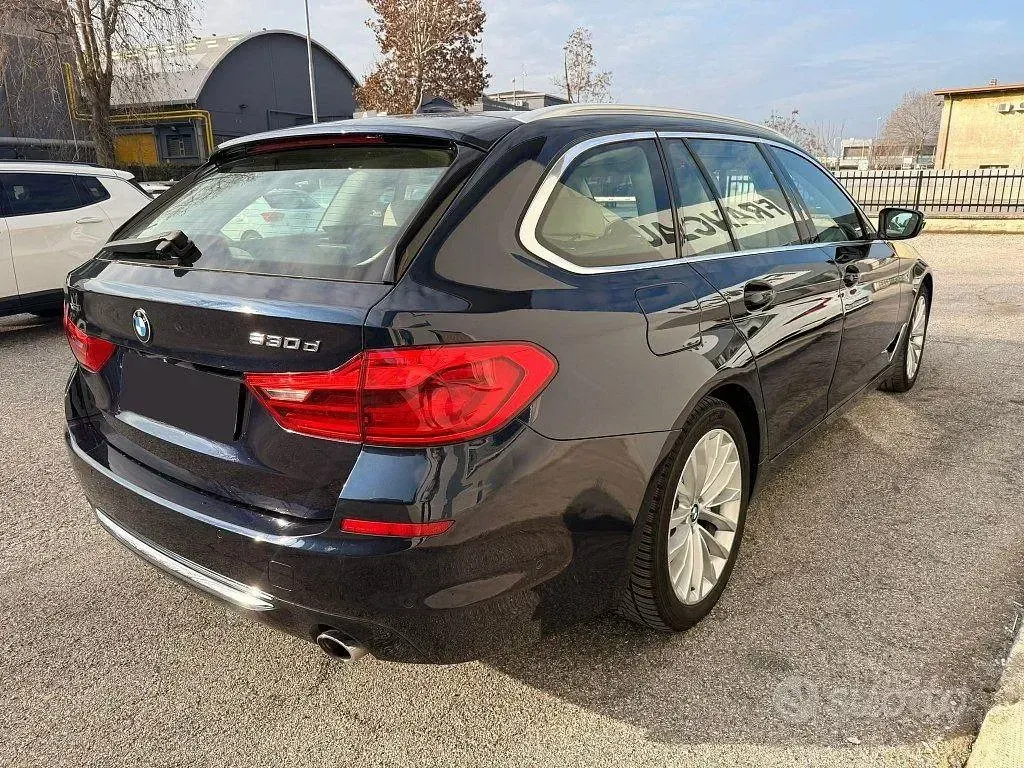 Usata BMW 530 Luxury Line 265 CV (194 kW) 2019 Blu Station wagon