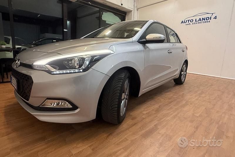 Usata Hyundai i20 Style 84 CV (61 kW) 2015 Grigio Berlina