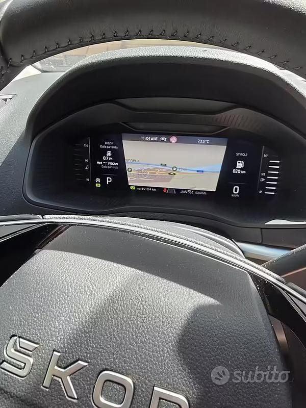Usata Skoda Karoq Executive 150 CV (110 kW) 2025 Blu SUV