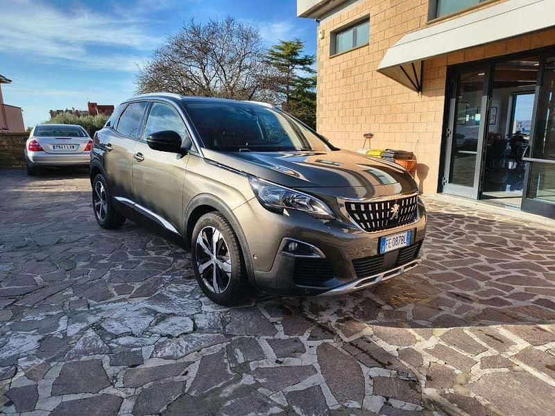 Grigio scuro Usata 2016 Peugeot 3008 GT-line SUV | 11.900 € (Buon prezzo) - Immagine 1/4