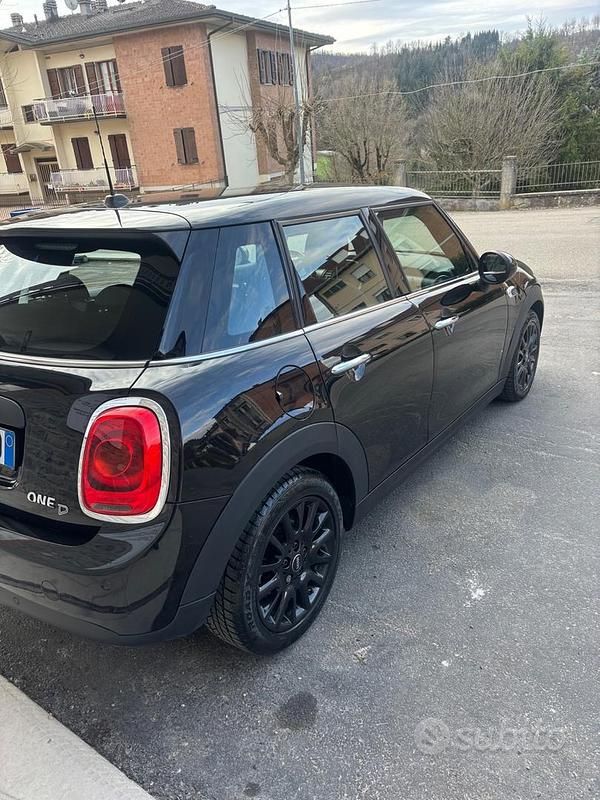 Occasion Mini Cooper D Hype 95 ch (69 kW) 2018 Noir Citadine