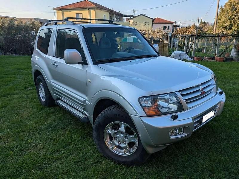 Usata Mitsubishi Pajero 165 CV (121 kW) 2000 Argento SUV