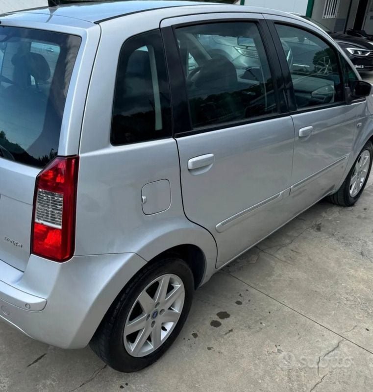 Usata 2006 Fiat Idea Emotion Monovolume | 3450 € (Buon prezzo) - Immagine 1/4