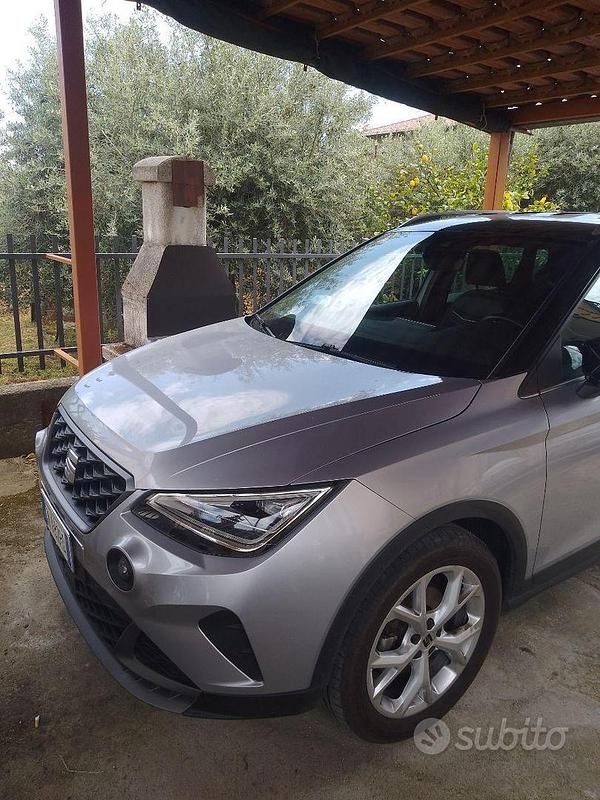 Occasion Seat Arona FR 95 ch (69 kW) 2023 Gris SUV