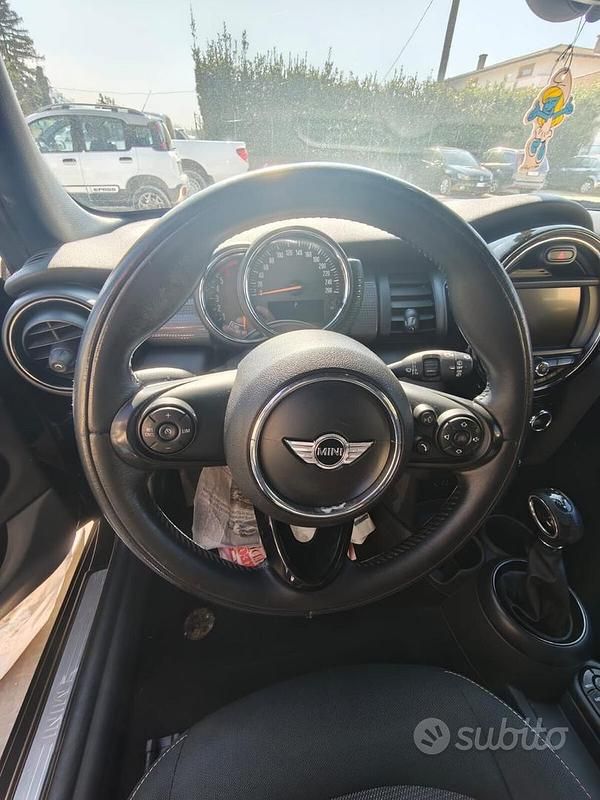 Usata Mini Cooper D Hype 115 CV (84 kW) 2017 Nero Utilitaria